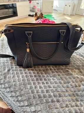 Stylish Blue GIGI NEW YORK Tote with Tassel